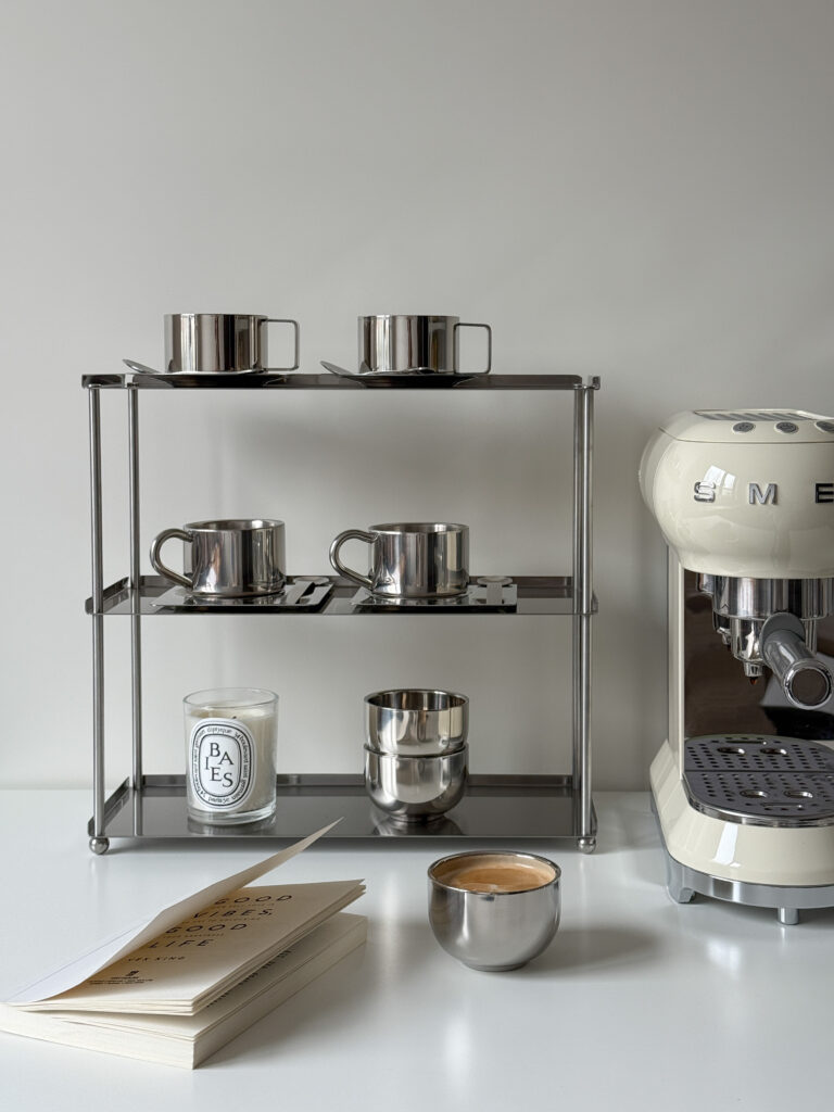 minimalism-stainless-shelf